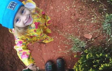  Foto  Are doar trei ani, dar escaladeaza muntii ca o profesionista