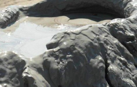  Top  Descopera-ti tara! Peisaj unic cu aspect selenar: Vulcanii Noroiosi