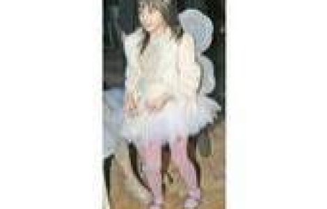 Loredana si-a filmat fetita costumata in fluture!