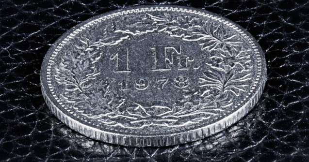BNE: Francul elvetian, inca supraevaluat