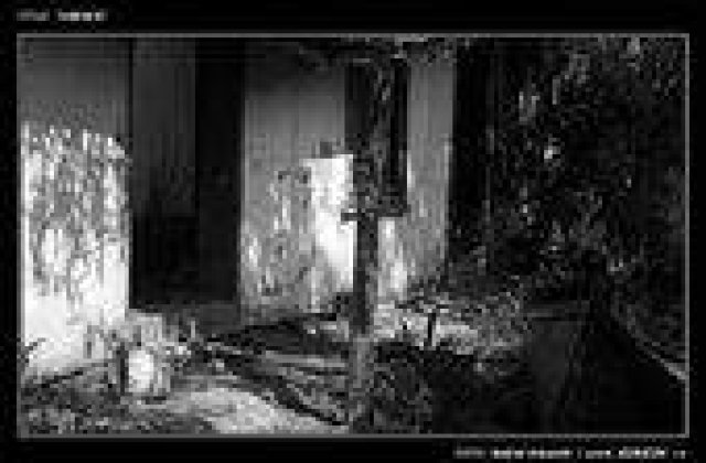 Integrati in UE,  cu toaleta in fundul curtii