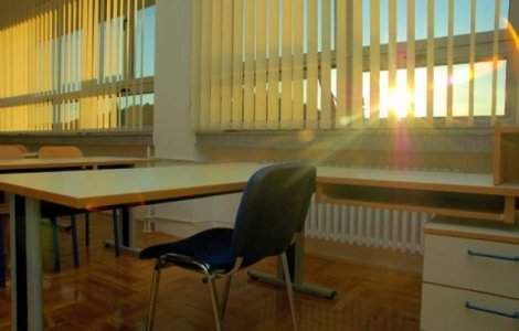 Un senator cere interzicerea in scoala a expunerii tatuajelor si piercing-urilor