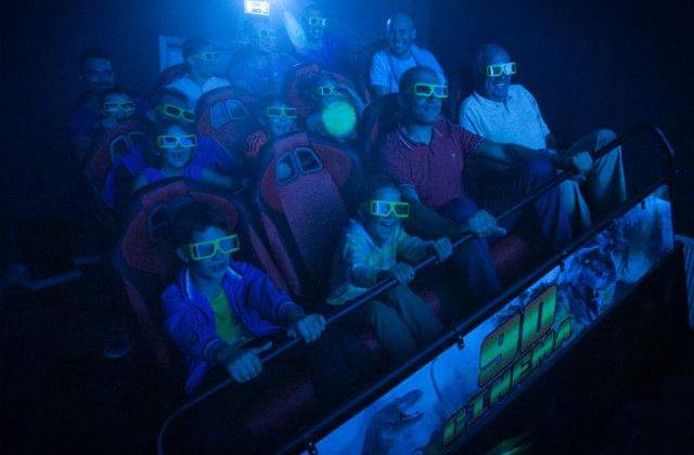 Cinema 9D si night tour la Dino Parc Rasnov