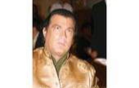Steven Seagal s-a distrat cu o asiatica in Bucuresti
