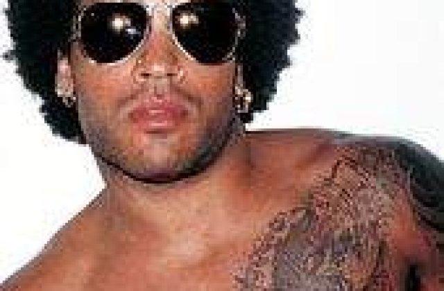 Lenny Kravitz a fost spitalizat la Miami