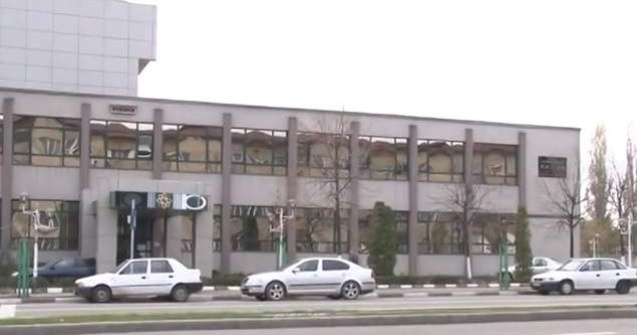 Sute de angajati ai RAAN protesteaza in fata platformei Romag Termo