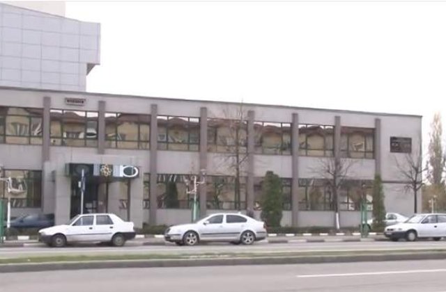 Mehedinti: Sute de angajati ai RAAN protesteaza in fata platformei Romag Termo