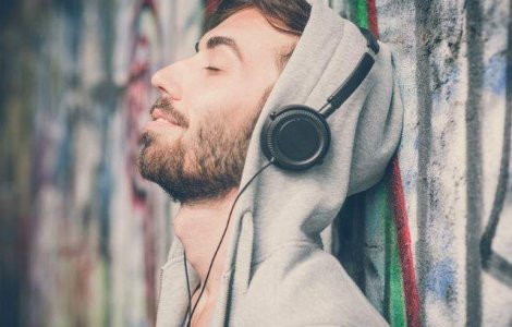 Este cea mai frumoasa piesa a momentului. Trebuie sa o asculti si tu