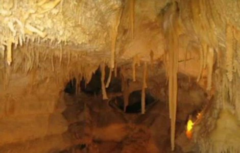  Top  Din lumea intunericului! Cele mai SPECTACULOASE formatiuni geologice din pesteri