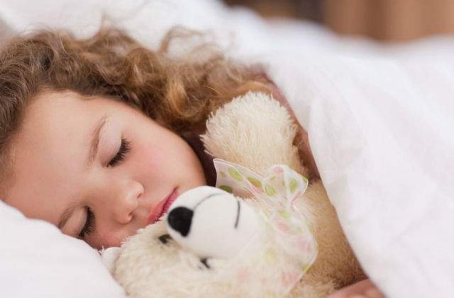 [FOTO] Au creat spray-ul impotriva monstrilor pentru ca o fetita sa poata dormi