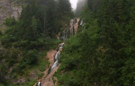  Top  Descopera-ti tara! Peisaj de legenda in inima Muntilor Rodnei: Cascada Cailor