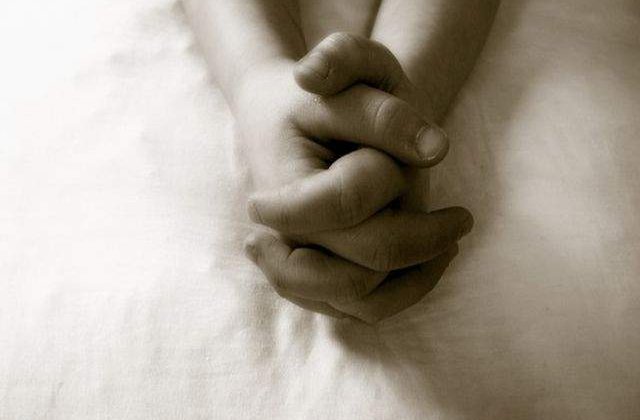 Experti: Multi copii refugiati ajung neinsotiti in tari din UE. Este nevoie de un sistem de protectie