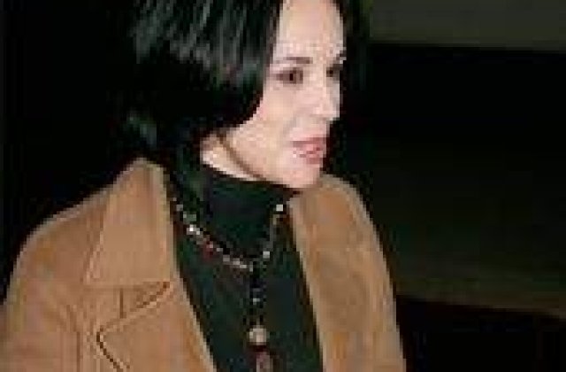 TVR nu renunta la Andreea Marin 