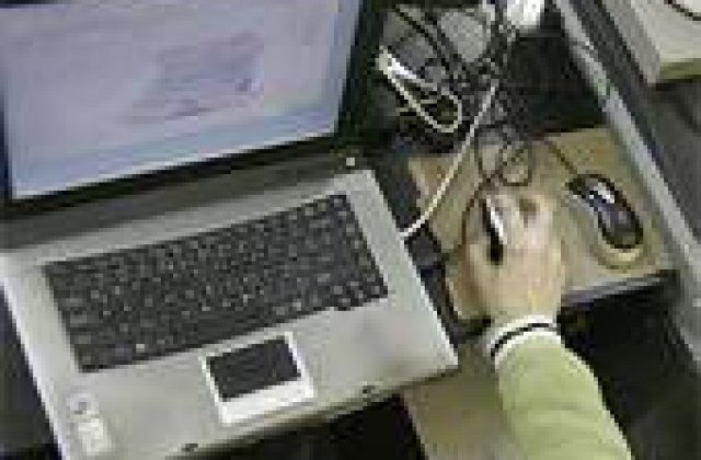 Angajati spionati de computere