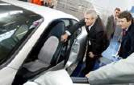 Cat se mai schimba taxa auto?