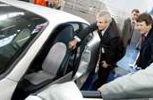 Cat se mai schimba taxa auto?