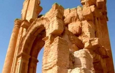  Video  Arcul de Triumf din Palmira, DISTRUS de gruparea Stat Islamic