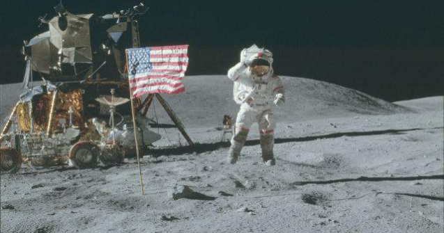 Peste 8.400 imagini la rezolutie inalta cu misiunile NASA Apollo