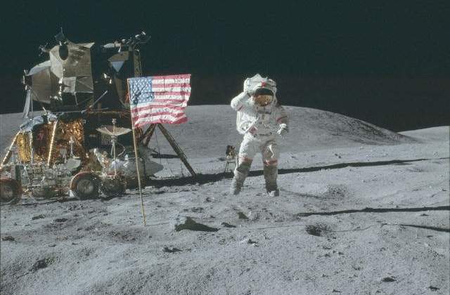 [FOTO] NASA a publicat peste 8.400 imagini la rezolutie inalta cu misiunile Apollo