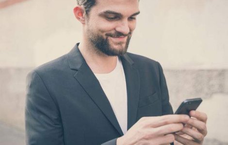  Foto  A gresit numarul de telefon si a trimis SMS unui necunoscut. Ce s-a intamplat