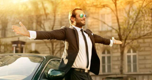  Top  TOP 10 lucruri absurde pe care oamenii bogati le-au cumparat