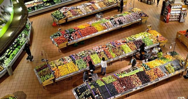 Senat: Magazinele sa vanda 51% carne, legume si fructe din productie romaneasca