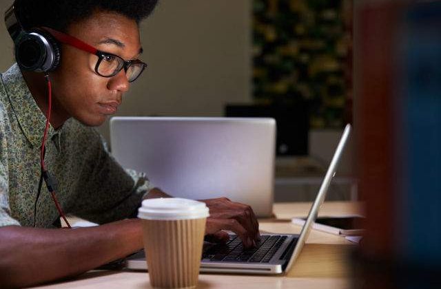 Studiu: Ce muzica sa asculti pentru a fi mai productiv