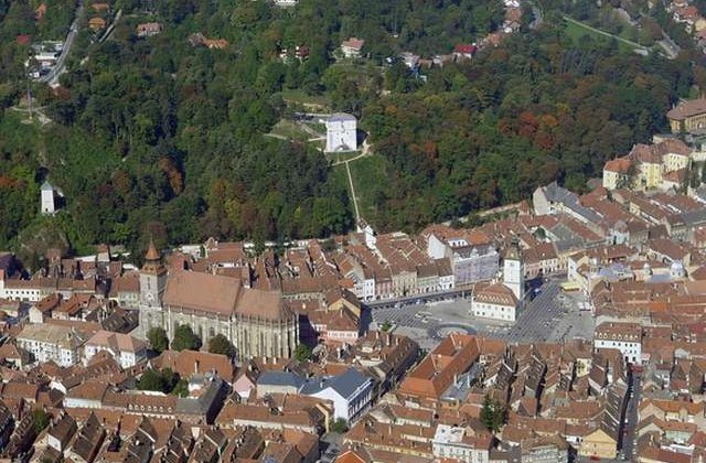 Brasov: Cercetari arheologice arata ca primele locuinte din oras au fost construite inainte de 1200