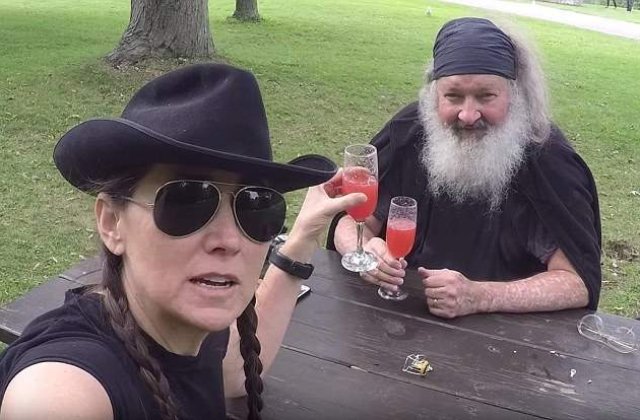 Randy Quaid si sotia lui, arestati la granita americano-canadiana