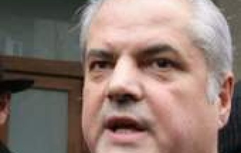 Nastase candideaza cu avant penal