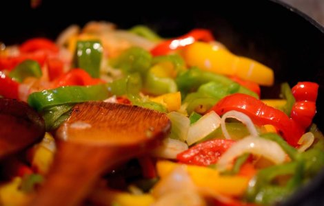 Studiu: 50% dintre romani sunt dispusi la un efort suplimentar pentru a cumpara produse romanesti