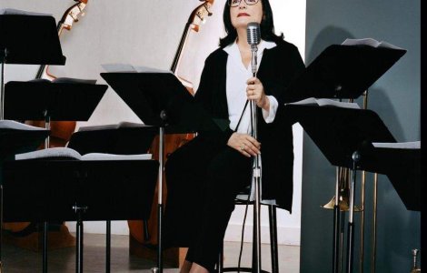 Concertul Nanei Mouskouri de la Bucuresti, reprogramat in 2016