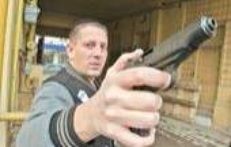 Costin Marculescu si-a luat pistol de frica fostei asociate