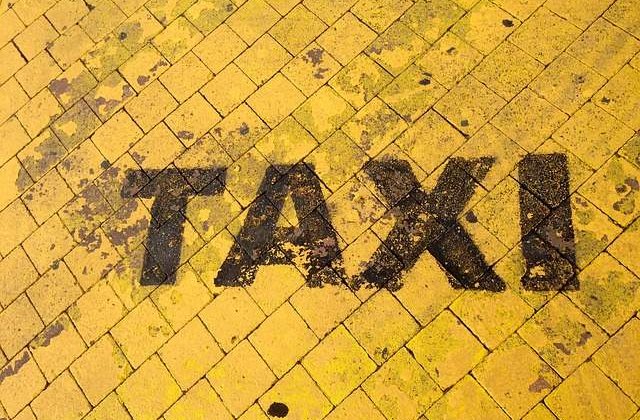 Marea Britanie: Uber nu are nevoie de licenta de taximetrie