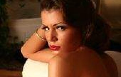 Monica Columbeanu nu se lasa pana nu-l cucereste pe Berlusconi