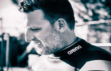 El este barbatul care vrea sa traverseze inot oceanul Atlantic