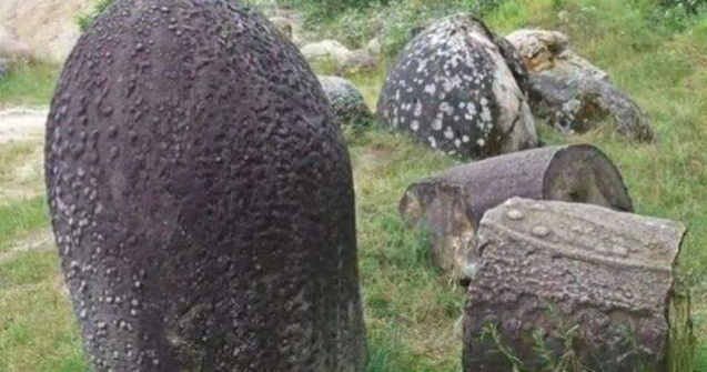  Top  Descopera-ti tara! Trovantii, pietrele care cresc