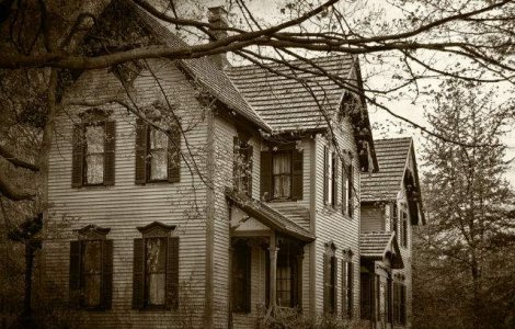  Top  TOP 10 locuri BANTUITE pe care le poti vizita. Ai avea curaj?