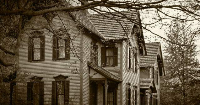  Top  TOP 10 locuri BANTUITE pe care le poti vizita. Ai avea curaj?