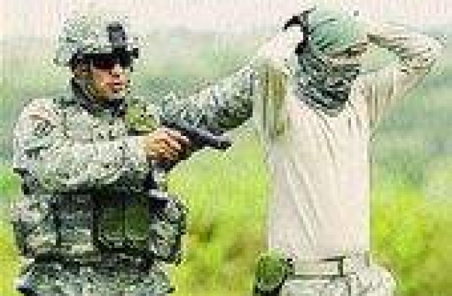 'Schimb de pachete suspecte'