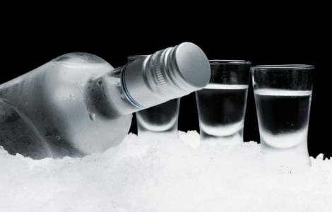  Top  Te scapa de matreata! 10 lucruri surprinzatoare pe care nu stiai ca le poti face cu votca