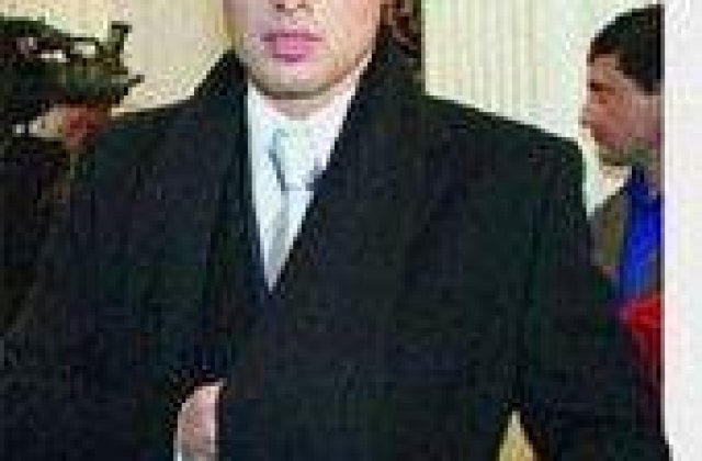 Mutu sta pe tusa o luna