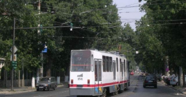 Bucuresti: Circulatia pe linia tramvaiului 41, blocata in urma unui accident