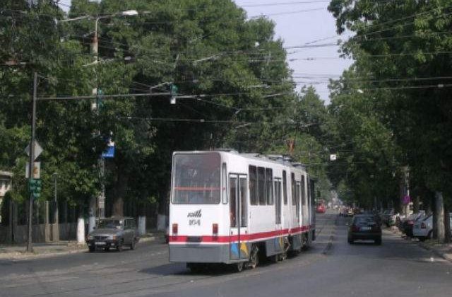 Bucuresti: Circulatia pe linia tramvaiului 41, blocata in urma unui accident