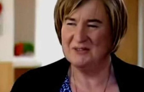  Video  Mama ei sufera de dementa. Cum reactioneaza cand afla ca fiica ei este transgender