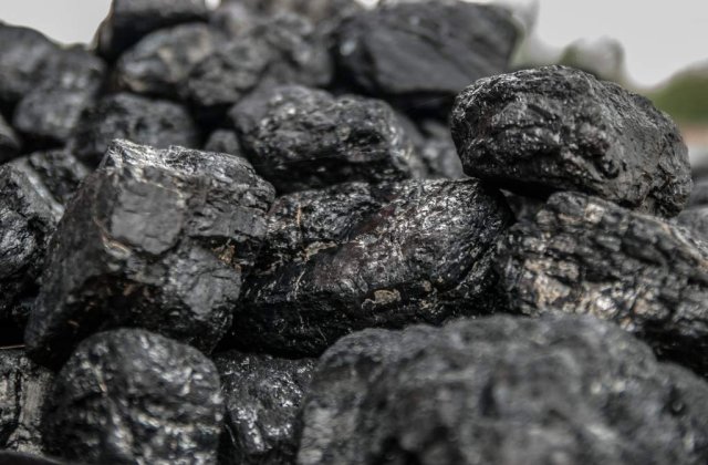 Petrila: Minerii au scos la suprafata ultimul vagonet cu carbune