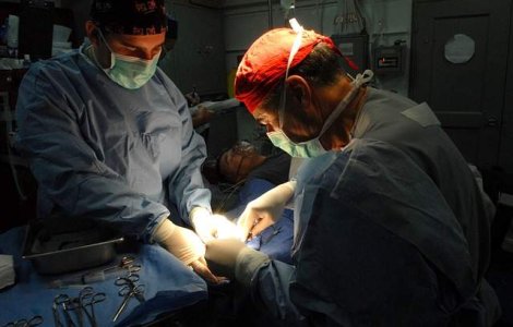 Nicolae Banicioiu: Sapte chirurgi lucreaza la un singur om