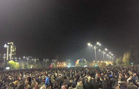  Update  Protest in centrul Capitalei. Peste 25.000 de oameni