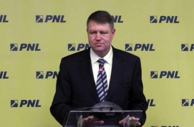 Alegerile anticipate pot avea loc doar cu sprijinul lui Iohannis