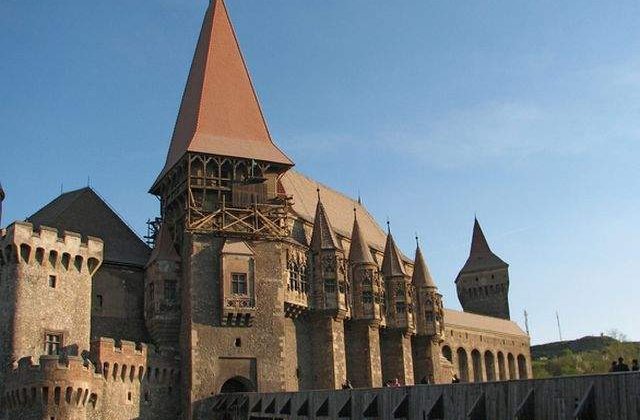 Descopera-ti tara! Destinatia de basm a Romaniei: Castelul Corvinilor